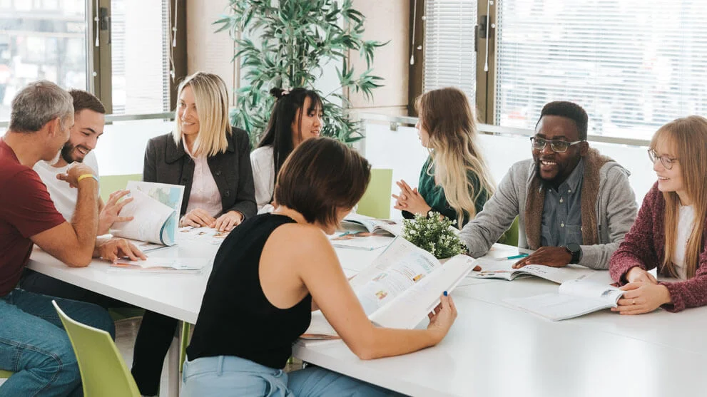 Análise de Comportamento e Sinais Visuais em Jogos. Eleve seu design com Game UI Vision PRO, Acesso premium por tempo limitado.